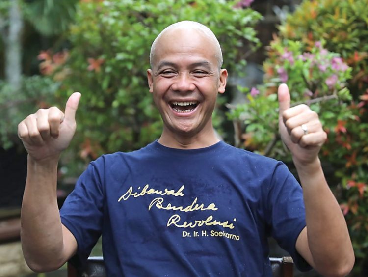 Demi Penyintas Kanker, Gubernur Jateng Ganjar Berani Gundul