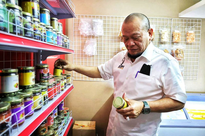 Ketua DPD RI Ajak Masyarakat Awasi Distribusi Minyak Goreng di Jawa Timur