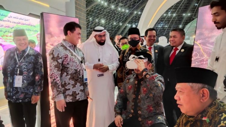Menag Ikuti Manasik Haji Berbasis Metaverse, Bakal Diadaptasi di RI