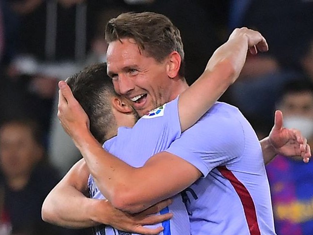 Berkat Gol Dramatis Luuk de Jong Barcelona Kalahkan Levante
