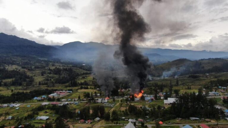 KST Disebut Bakar 15 Rumah Warga di Ilaga