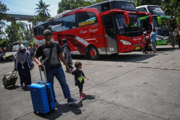 Pembatasan Kapasitas Angkutan Darat Disesuaikan Level PPKM