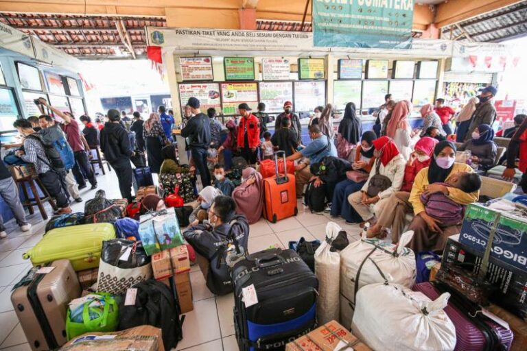 Cikampek dan Merak Padat, Kapal Ferry Ditambah