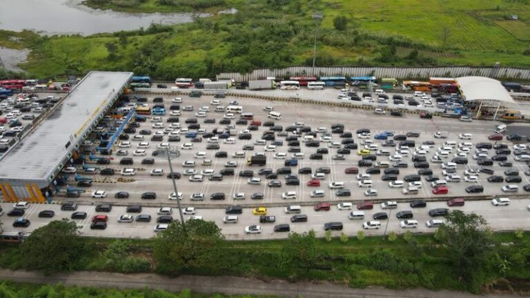 Macet Sejak Dini Hari