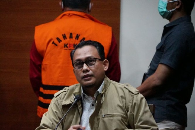 KPK Amakankan 12 Orang Saat OTT Bupati Bogor Ade Yasin