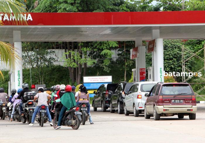 Warga Keluhkan Pembelian Pertalite Menggunakan Jeriken