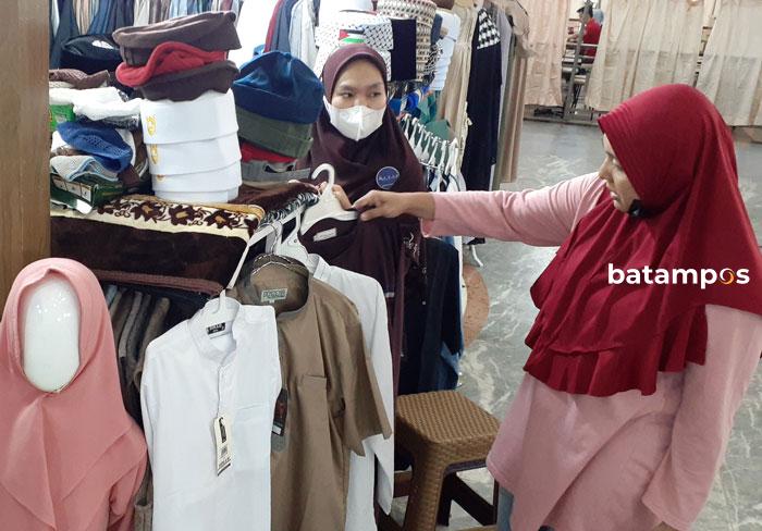 Berburu Baju Lebaran, Warga Batam Semakin Padati Pusat Perbelanjaan