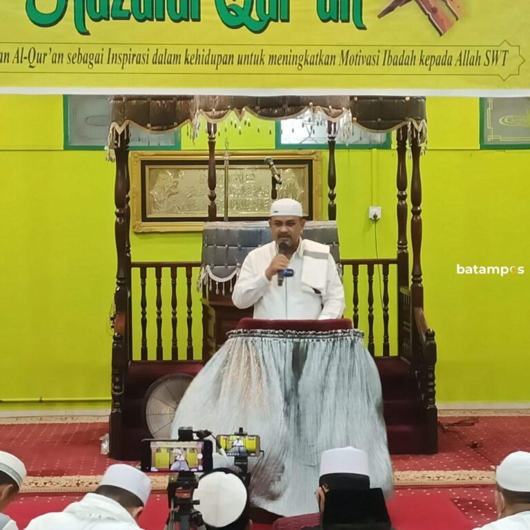 Hadiri Peringatan Nuzulul Qur’an di Masjid Baitul Karim, Bupati Karimun Ajak Warga Perkuat Ukhuwah Islamiyah