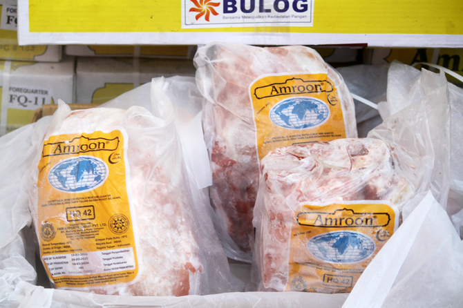 Pemerintah Menyediakan Daging Kerbau Beku sebagai Alternatif Daging Sapi Segar