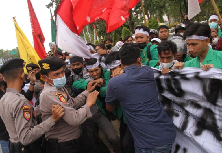 Mahasiswa Batam Demo Tolak Penundaan Pemilu 2024