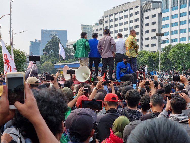 Pemerintah Diminta Dengarkan Tuntutan Mahasiswa soal Harga Bapok
