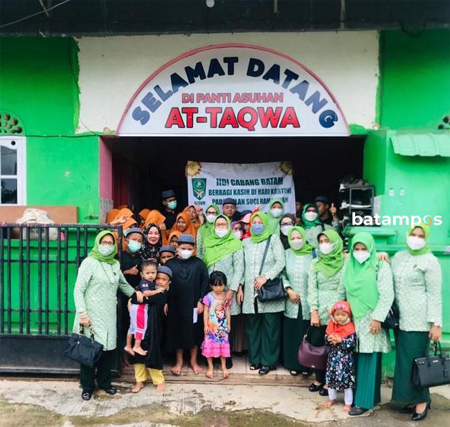 IIDI Cabang Batam Berbagi Kasih di Tiga Panti Asuhan