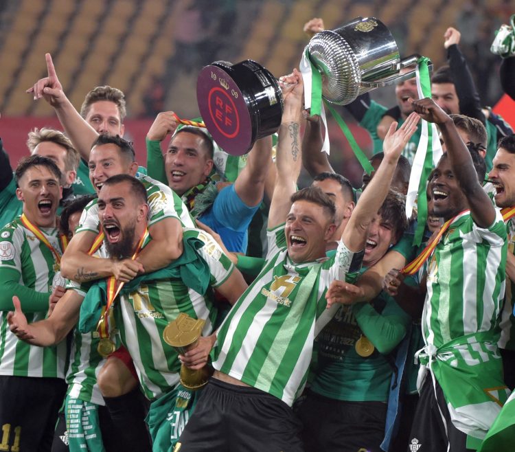 Angkat Trofi Juara Copa del Rey, Akhir Musim yang Sempurna untuk Joaquin