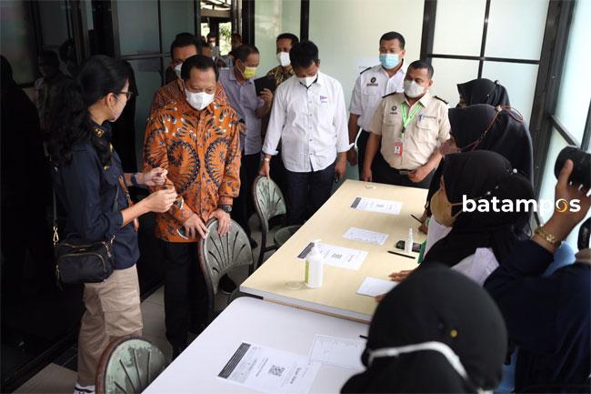 Mendagri Berharap Singapura Hapus Kebijakan PCR