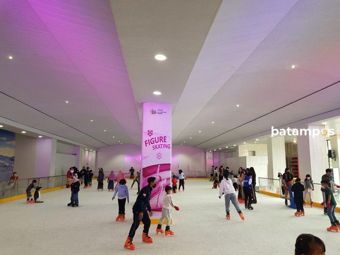 Ice Skating Show Mewarnai Grand Opening One Ice Skating Arena Akhir Pekan Ini
