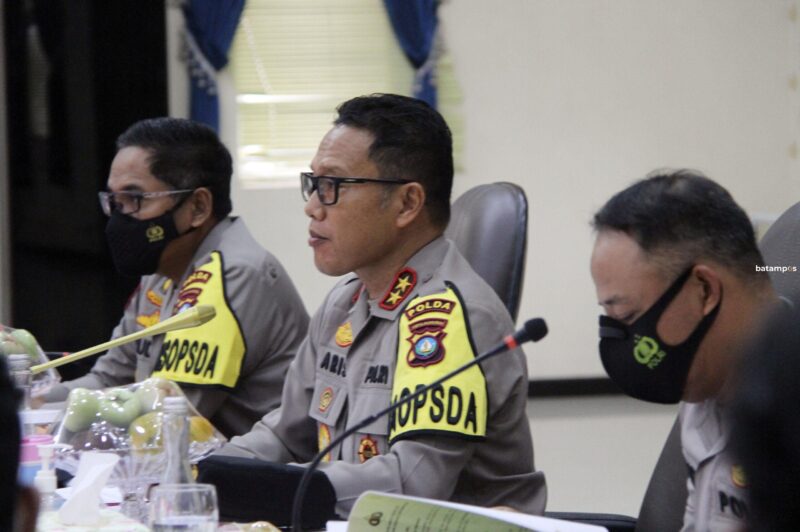 Rilis Akhir Tahun Polda Kepri 2 F Cecep Mulyana scaled e1641180278292