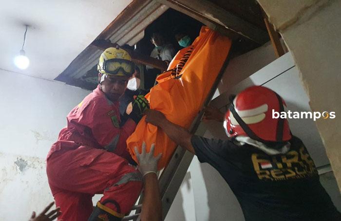 Warga Baloi Tewas Terjatuh dari Atap