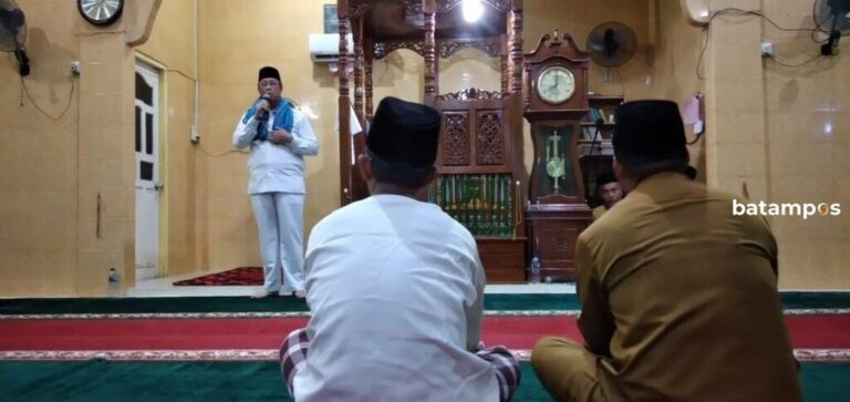 Wakil Bupati Karimun Safari Ramadan ke Masjid Nurul Iman Kobel Laut, Kundur Barat