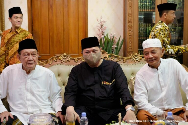 Sesepuh Ponpes Cipasung Doakan Airlangga Hartarto Jadi Presiden