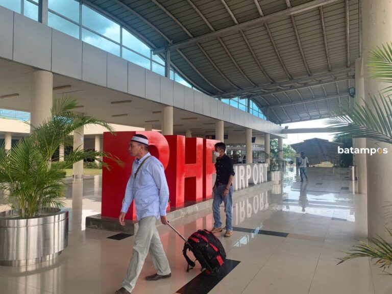 Dekati Lebaran, Penumpang Pesawat dari Bandara RHF Tanjungpinang Selalu Penuh
