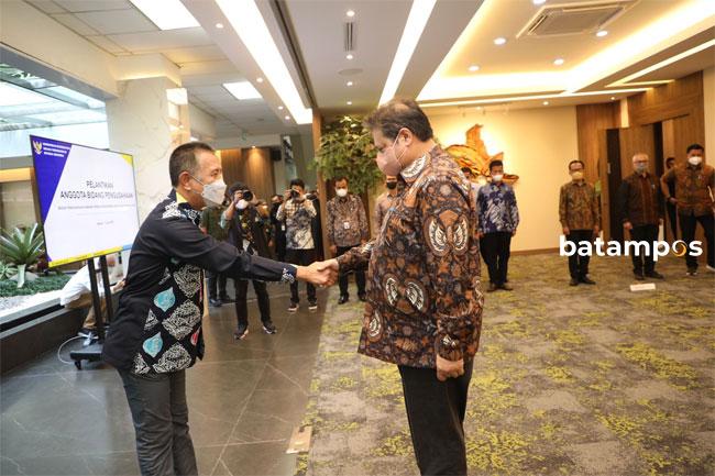 Menko Perekonomian Lantik Wan Darussalam Sebagai Anggota Bidang Pengusahaan BP Batam