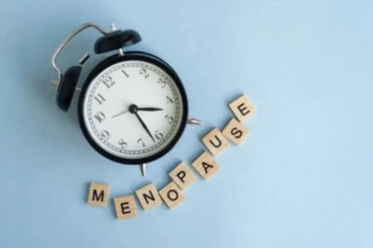 5 Tips Ringankan Gejala Menopause