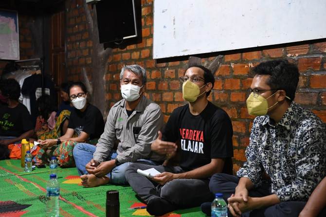 Dekan FISIP Divonis Bebas, Mahasiswa UNRI Temui Nadiem Cari Keadilan
