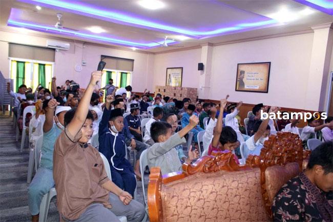 Ramadhan SuperCamp Yayasan Hidayatullah Batam Kenalkan Islam Kepada Murid SD dan Siswa SMP