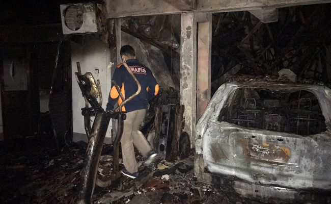 Terdengar Suara Ledakan, Sebelum Rumah Polisi Ludes Terbakar