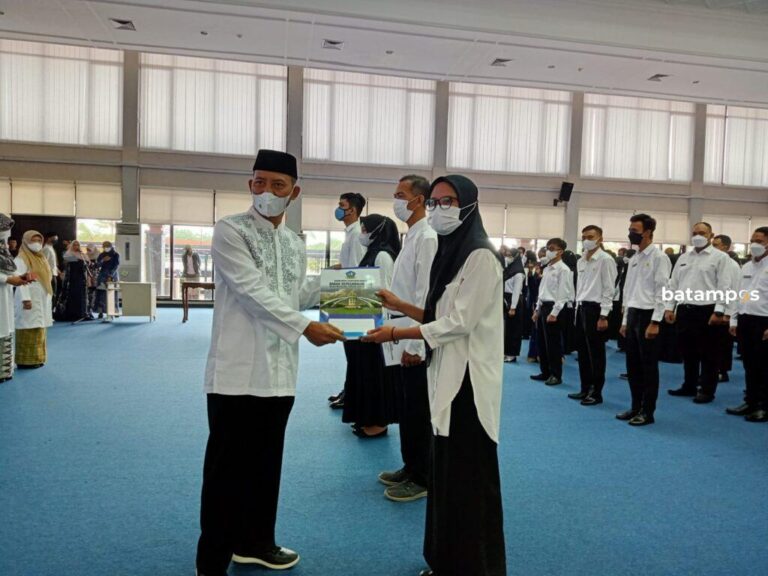 CPNS dan PPPK Guru Pemkab Bintan Terima SK