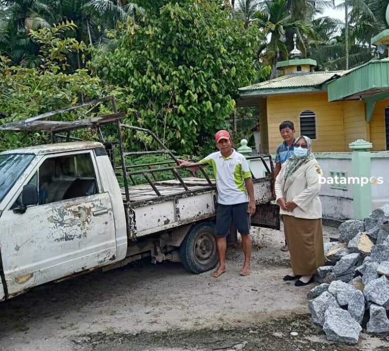 Peringati Nuzul Quran, DWP Kelas 1 Tanjungbalai Karimun Bantu Pembangunan Surau Al Wahab di Tanjungbatu