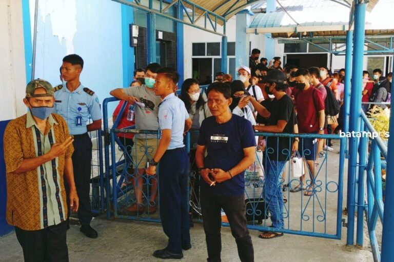 Arus Mudik Padat, Sejumlah Warga Karimun Tak Dapat Tiket Kapal Antarpulau