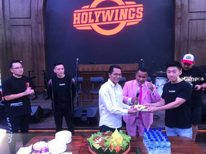 Holywings Resmi Dibuka di Kota Batam
