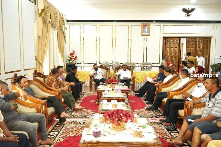 Pedagang Lantai 2 Pasar Maimun, Karimun Segera Tempati Lapak Baru