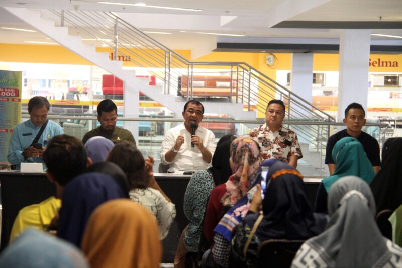 Disperindag Bentuk Pusat Oleh Oleh Batam 1 F Cecep Mulyana scaled e1653193488841