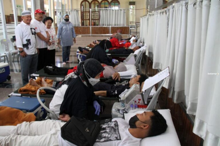 Donor Darah Masjid Indah Sukajadi dan PMI Batam, Kumpulkan 184 Kantong Darah