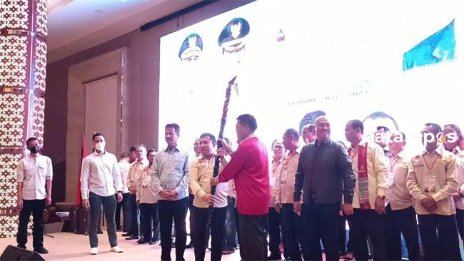 Wali Kota Batam Kukuhkan Pengurus Ikatan Tapanuli Utara Batam
