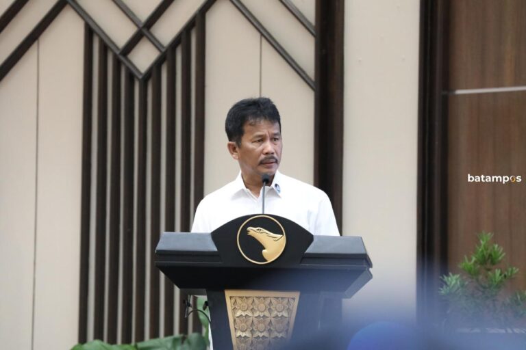 Komisi VIII DPR- BP Batam Bahas Izin Tambang Pasir Laut