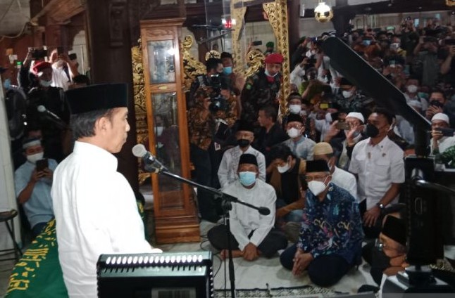Presiden Jokowi Beri Penghormatan Terakhir untuk Buya Syafii Maarif
