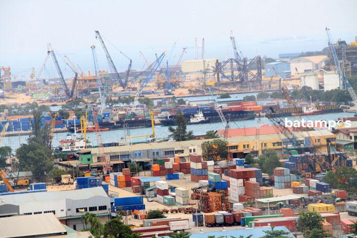 Pembangunan Container Yard di Pelabuhan Batuampar Rampung
