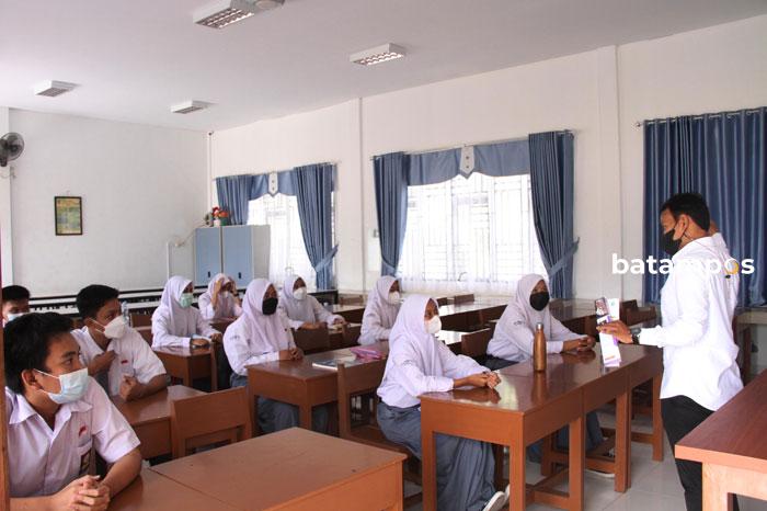 SMA dan SMK Negeri di Batam Hanya Mampu Tampung 10 Ribu Siswa