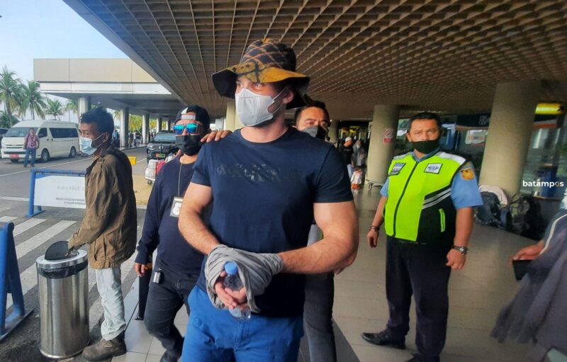 Polisi Amankan 3 Pelaku Skimming Bank Riau Kepri f Juanda 6 scaled e1653361338946