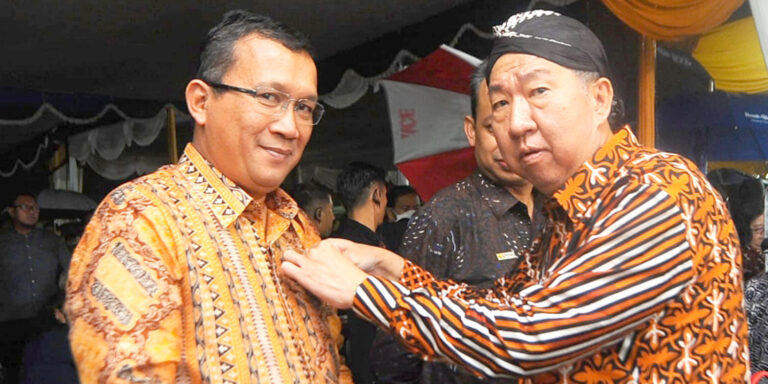 Dirut BTN Disematkan Pin Emas Komitmen Bangun Rumah Rakyat