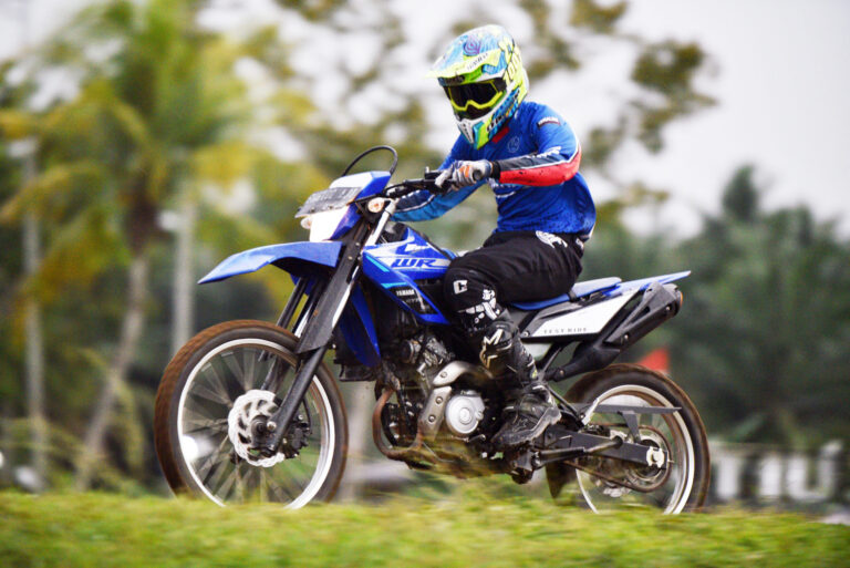Banyak Konsumen Punya Hobi Baru Trabasan, Yamaha WR 155 R Menjadi Pilihan