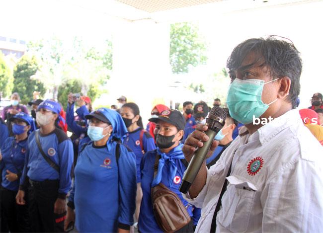 Buruh: Segera Revisi UMK Batam 2021 2 buruh