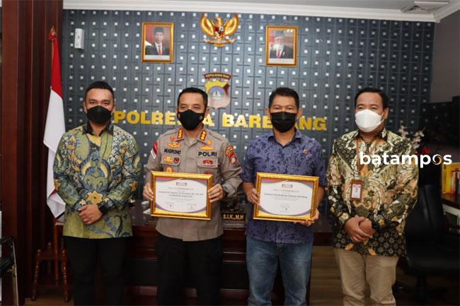 PT Indomarco Prismatama Berikan Penghargaan Kepada Kapolresta dan Kasat Reskrim Polresta Barelang