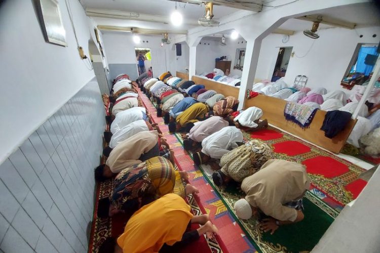 Jamaah Naqshabandiyah Padang Laksanakan Salat Idul Fitri Hari Ini