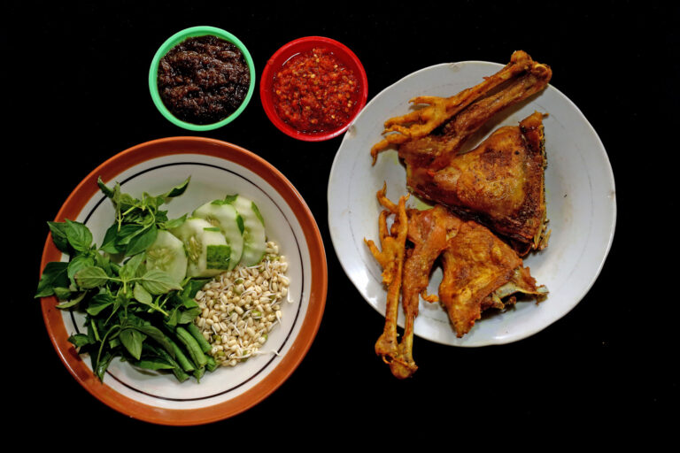 Ayam Kampung Goreng Mbah Karto Tembel Sukoharjo, Langganan Jokowi