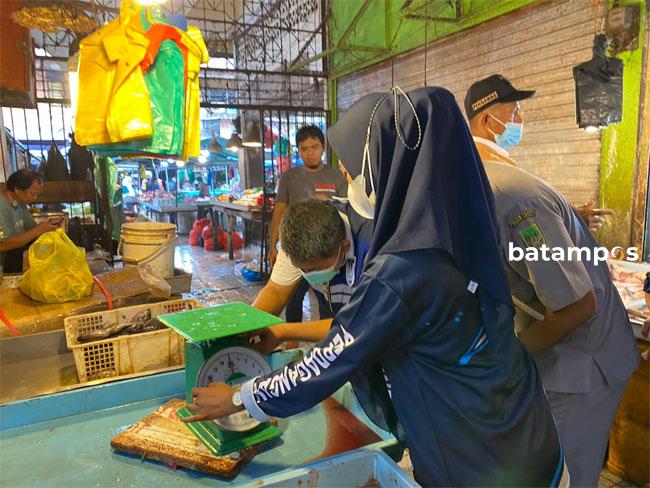Disperindag Kembali Tera Ulang Timbangan Pedagang Tos 3000