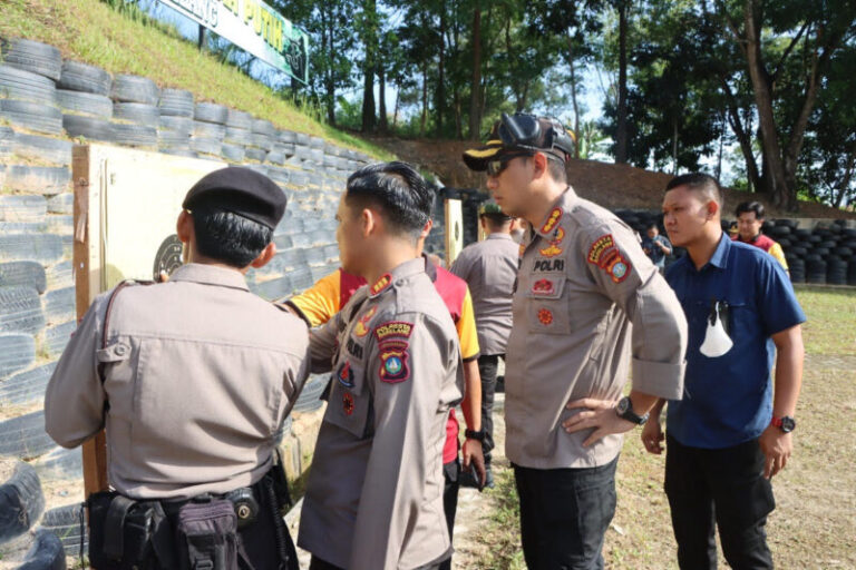 Instruksikan Tembak Ditempat Pelaku Kejahatan, Polresta Barelang Tingkatkan Kemampuan Menembak Personel